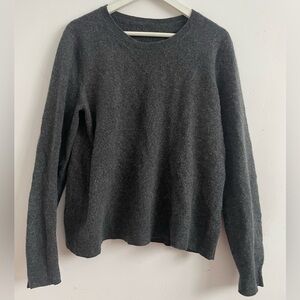 Uniqlo Charcoal Gray 100% cashmere Sweater